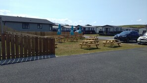 Outdoor dining - 3 Bedroom Caravan, Dog Friendly,  Bude Holiday Resort. close to centre of bude.  (Bude)