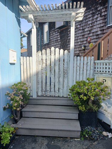 Capitola Village Beach Cottage Living!