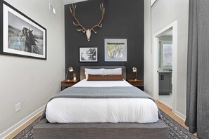 4 slaapkamers, een bureau, een strijkplank/strijkijzer, gratis wifi