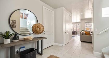 Lazy River Retreat, LOADED WITH EXTRAS!