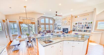 Soundside Dog Friendly Home in Avon with Private Pool, Hot Tub, and Game Room