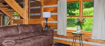 Cozy, secluded log cabin,  summer vacation get-away or Fall Hunters paradise .