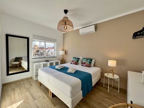 3 slaapkamers, een strijkplank/strijkijzer, gratis wifi, beddengoed