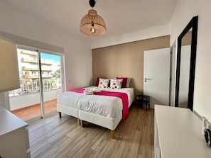 3 bedrooms, iron/ironing board, free WiFi, bed sheets - QUARTEIRA DESIGN by HOMING (Quarteira)