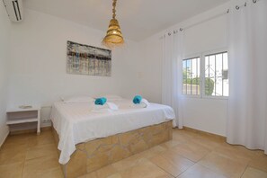 6 camere, culla da viaggio, Wi-Fi gratuito