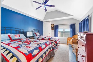 3 bedrooms, free WiFi, bed sheets - Krusty Krab! Lakefront Getaway, Walk to Downtown! (Port Sanilac)