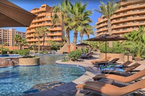 Pool - ‘LUXURY CONDO'  BELLA SIRENA - ROCKY POINT - UNDERGROUND PARKING SPACE (Puerto Peñasco)