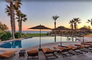 Pool - ‘LUXURY CONDO'  BELLA SIRENA - ROCKY POINT - UNDERGROUND PARKING SPACE (Puerto Peñasco)