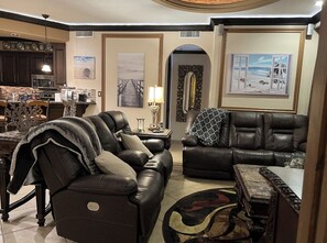 Smart TV, DVD player, stereo, printers - ‘LUXURY CONDO'  BELLA SIRENA - ROCKY POINT - UNDERGROUND PARKING SPACE (Puerto Peñasco)
