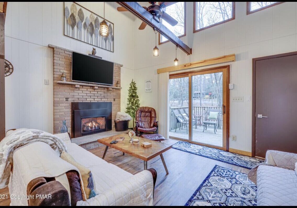 ⭐️New⭐️Mountain House <br>10 minute walk to the lake<br> 🏖passes, 🛶, 🐶 friendly<br>