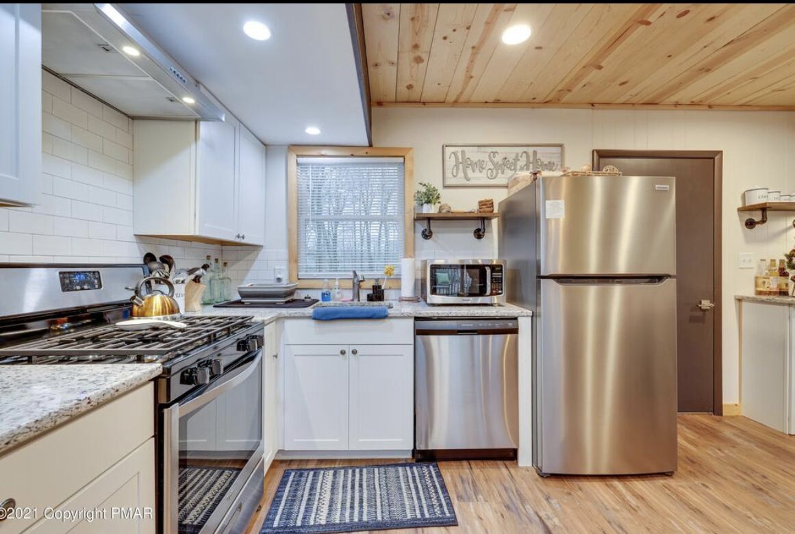 ⭐️New⭐️Mountain House <br>10 minute walk to the lake<br> 🏖passes, 🛶, 🐶 friendly<br>