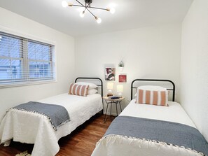 2 Schlafzimmer, Bügeleisen/Bügelbrett, kostenloses WLAN, Bettwäsche