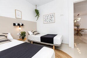 3 chambres, coffre-fort, fer et planche à repasser, lit de bébé portatif