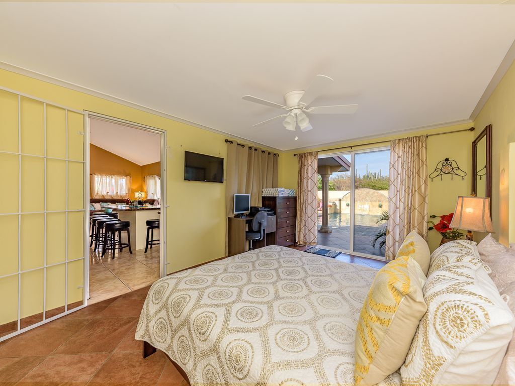 3 bedrooms, desk, iron/ironing board, WiFi