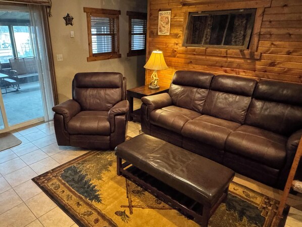 Smart TV, reproductor de DVD, libros y estéreo 