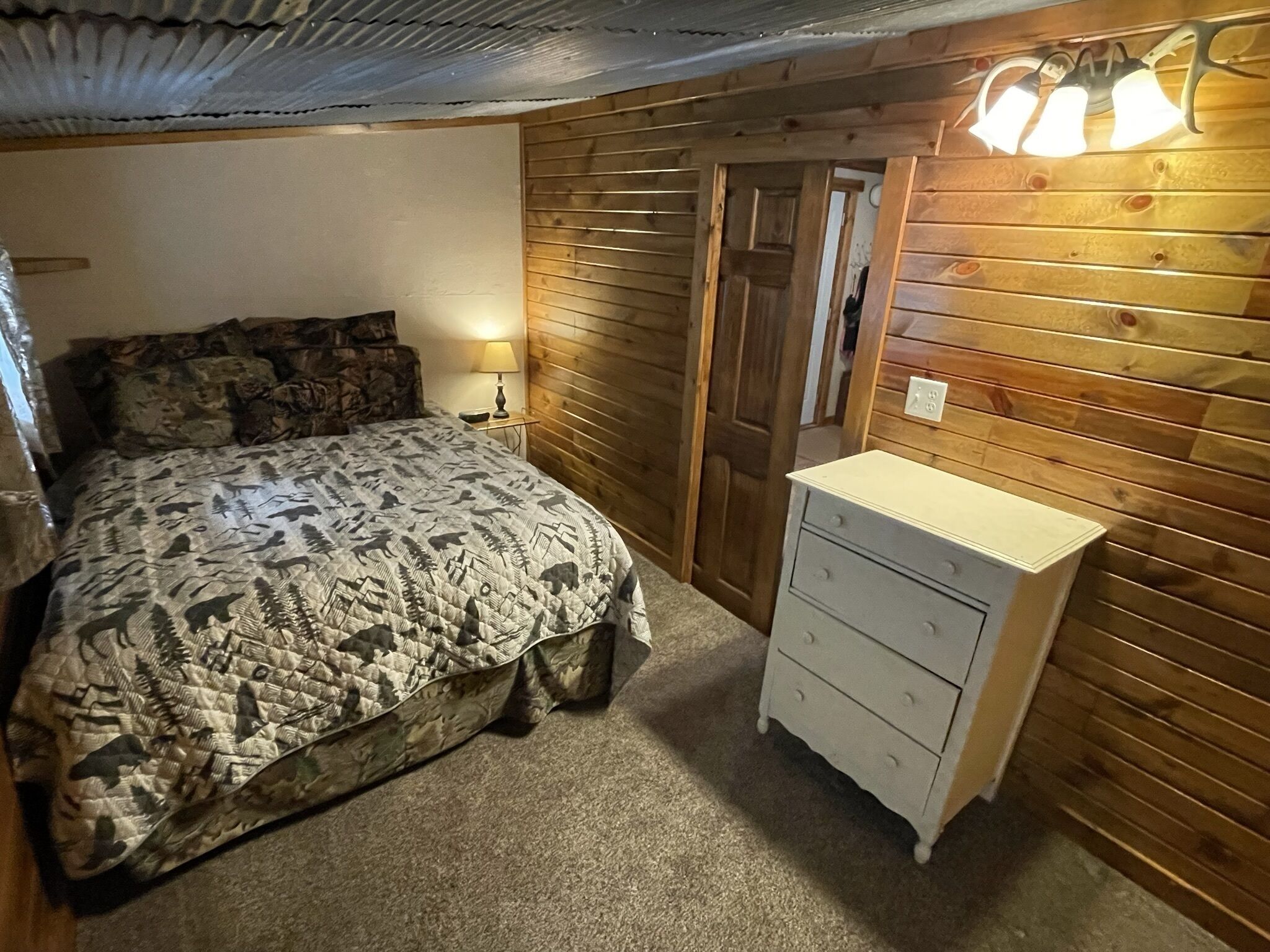 Cozy cabin getaway at the Lake