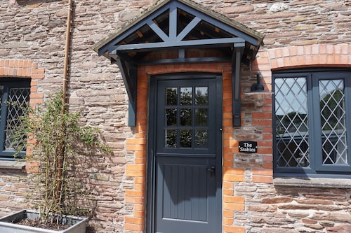 Situated in a quaint village-walking distance to Slapton Sands Beach & Ley.