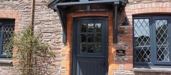 Situated in a quaint village-walking distance to Slapton Sands Beach & Ley.