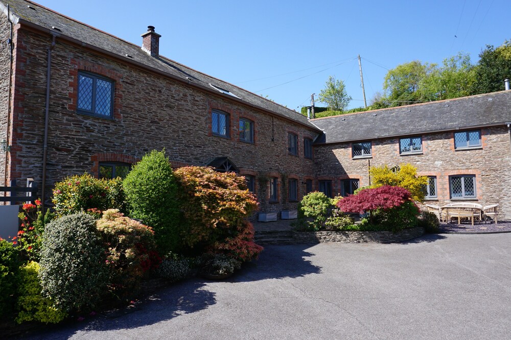 Situated in a quaint village-walking distance to Slapton Sands Beach & Ley.