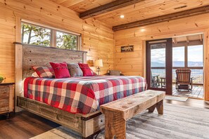 6 chambres, bureau, fer et planche à repasser, lit de bébé portatif