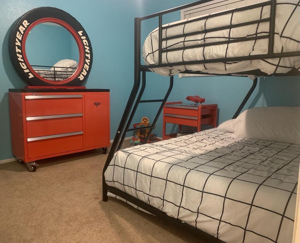 Beach house- 15 minutes from Cape Coral beach