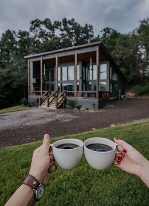 Property grounds - New Modern Boho Escape W/2 King Suites + Hot Tub Near DT (Blue Ridge)