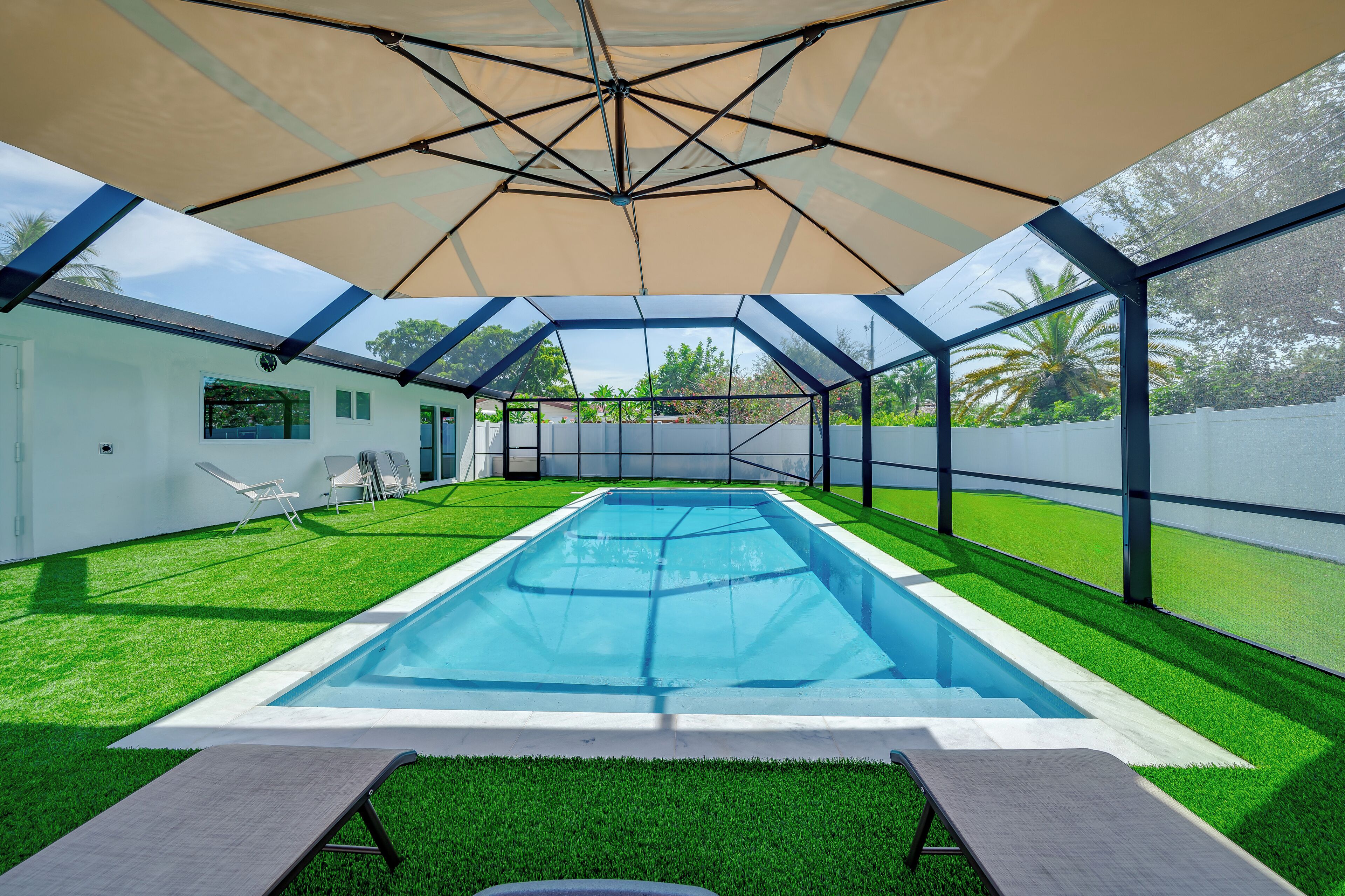 Modern House Walking to the Beach in the Cove of Deerfield Beach Florida