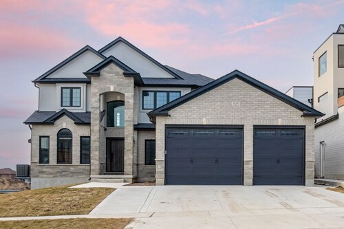 Luxe Exclusive 4 Bedroom House