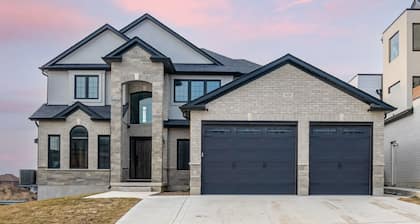 Luxe Exclusive 4 Bedroom House