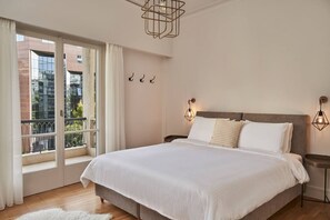 3 Schlafzimmer, Schreibtisch, Bügeleisen/Bügelbrett, Reisekinderbett