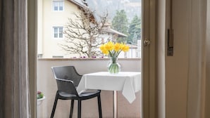 TRIPLE ROOM WITH A VIEW - Gasthof Salurn (Salorno)