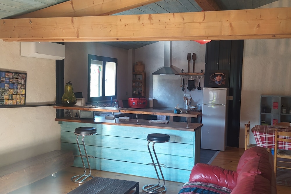 Welcome to the workshop, comfortable loft equipped for a pleasant stay.