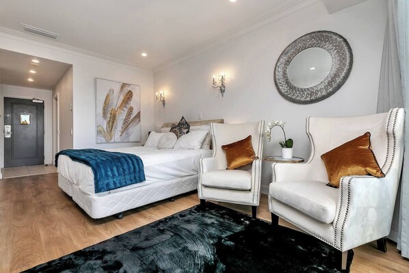 Desk, iron/ironing board, WiFi