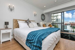 Desk, iron/ironing board, WiFi