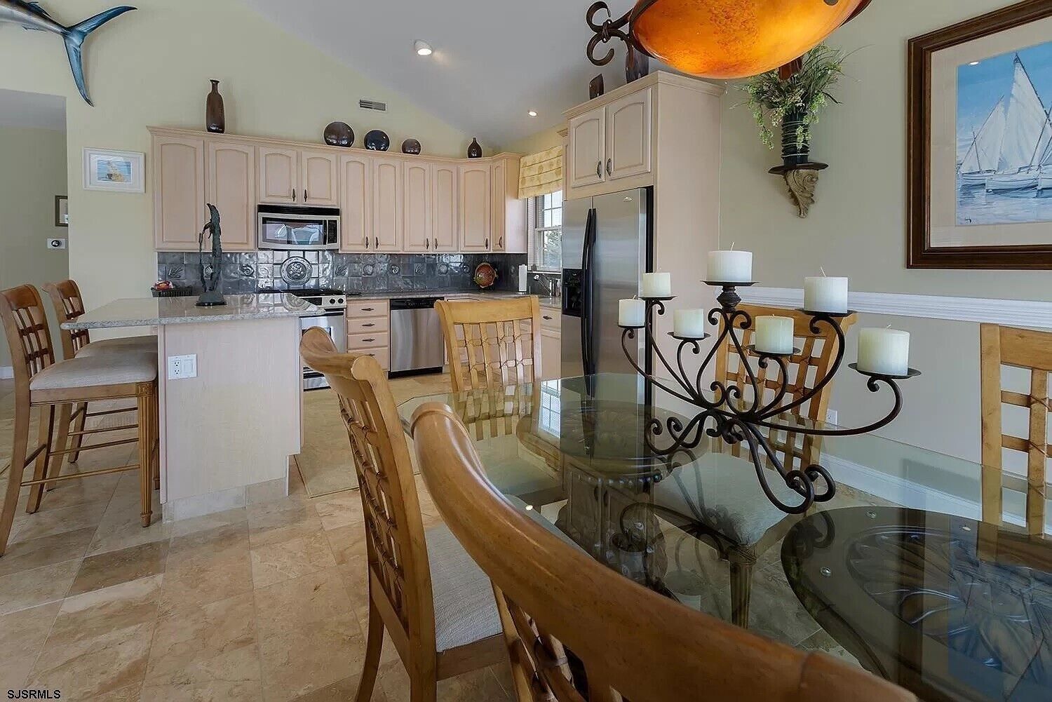 Luxurious Beach Block House on a quiet street. - SUMMER SALE!