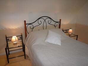 1 bedroom, iron/ironing board, travel cot, WiFi