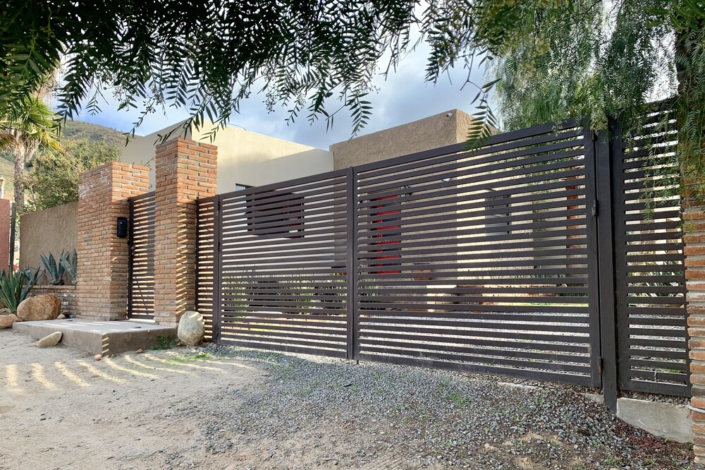 Beautiful private home near wineries and beaches!