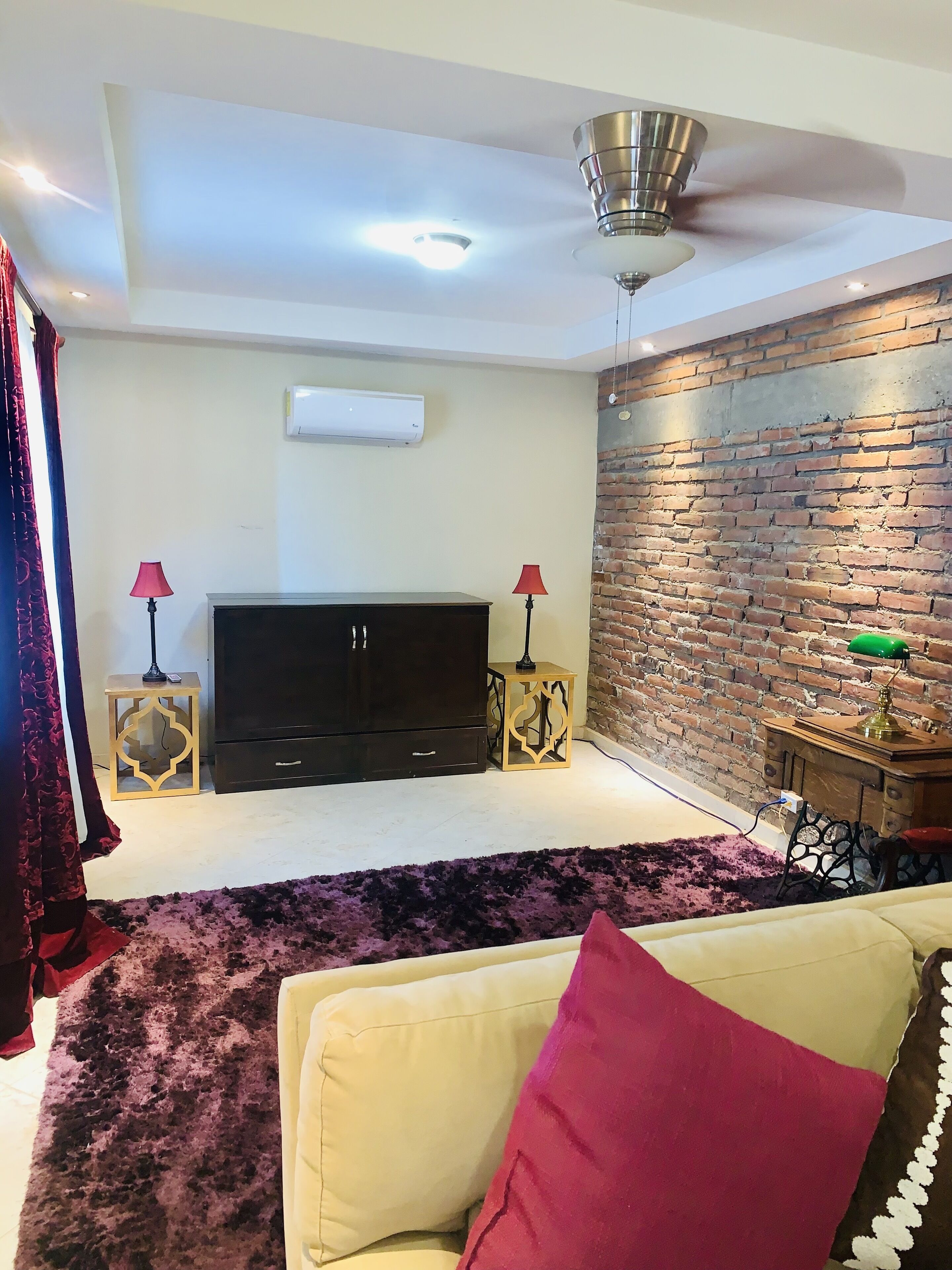 Beautiful private home near wineries and beaches!