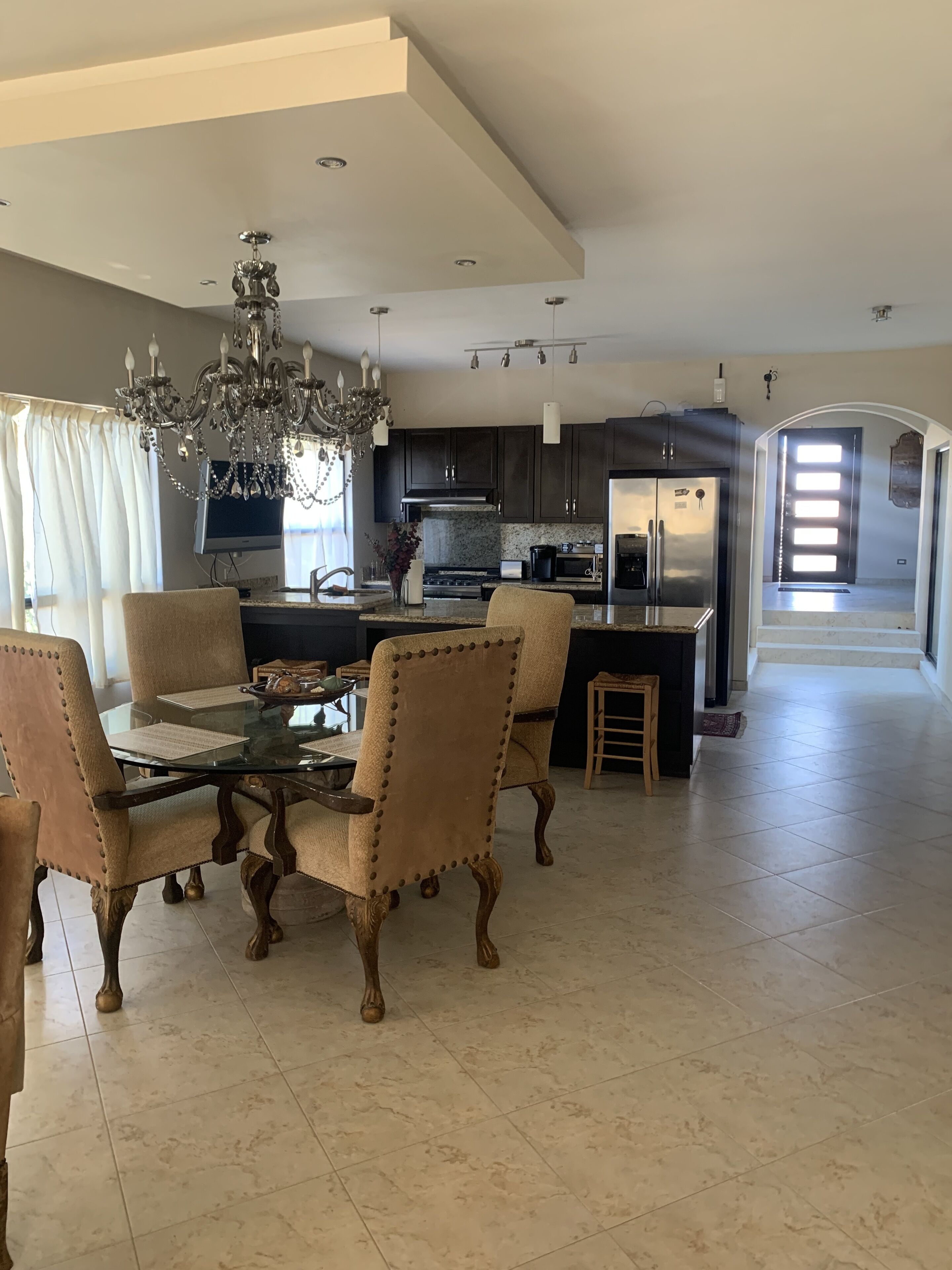 Beautiful private home near wineries and beaches!