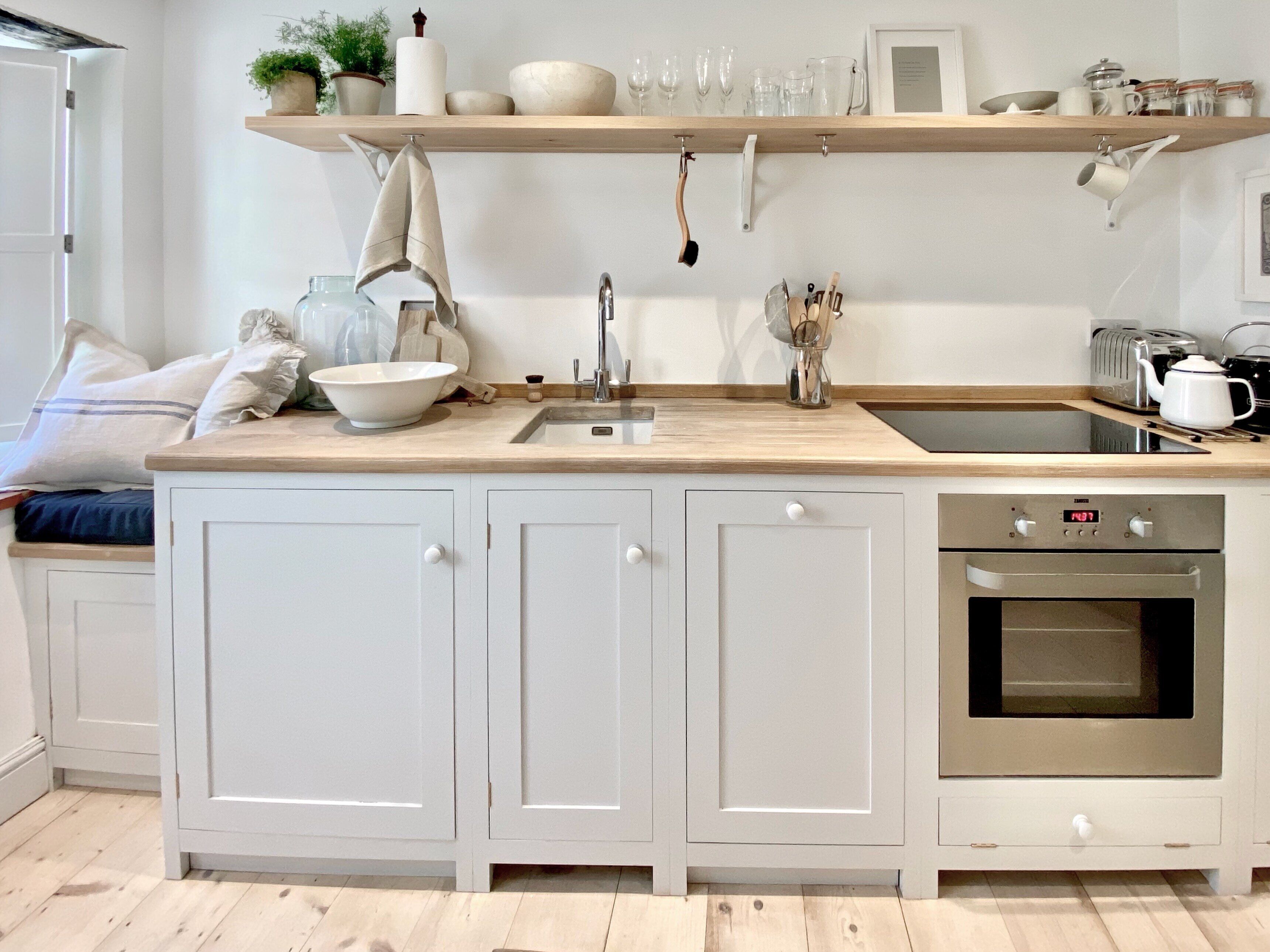 Fridge, oven, dishwasher, toaster