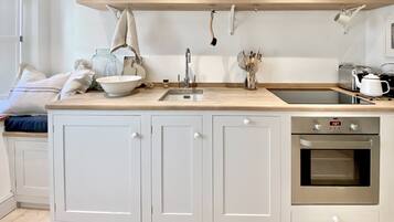 Fridge, oven, dishwasher, toaster