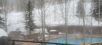 Four Seasons Jackson Hole 3-Bedroom March 26 to April 2 Skin-In/out Negotiable