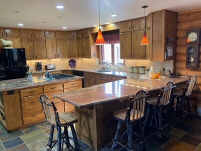 Beautiful Lodge with Back-Country Views and Western Charm 