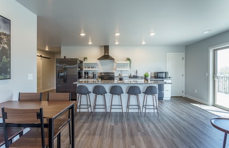 Dining. The Upper Hillsview Loft, Brand New Upper Hilsview Loft