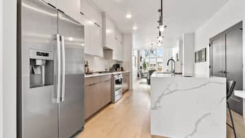 KylskÄp, mikrovÄgsugn, ugn och spishÀll