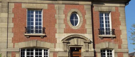 Façana frontal de l'allotjament