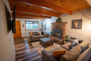 تلفزيون ذكي، مدفأة، ألعاب فيديو