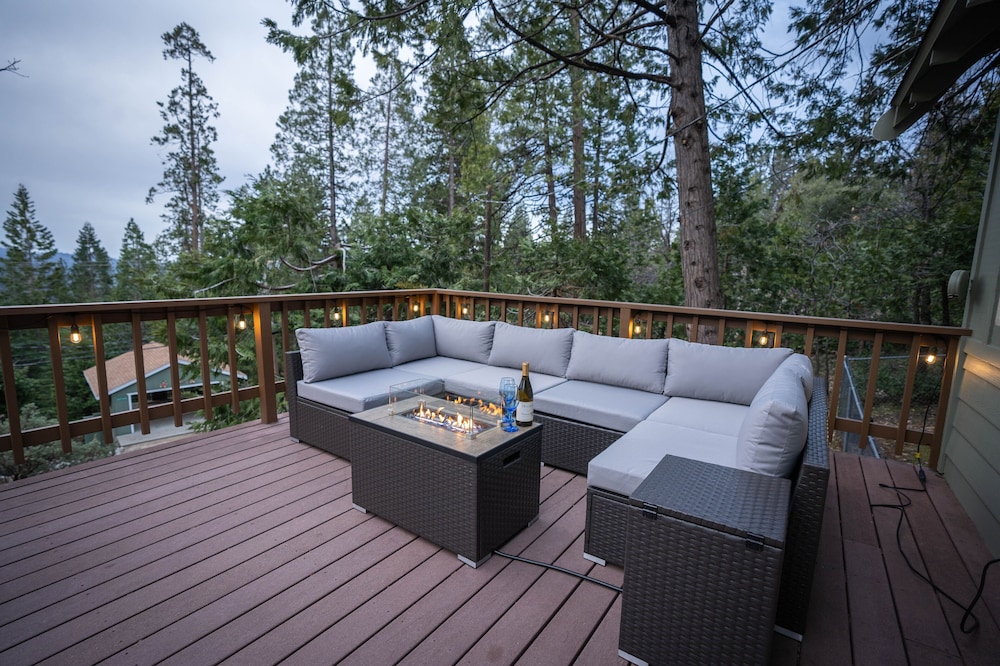 Newly Renovated Cabin in the Midst of Mountain Fun