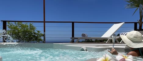 Bain à remous extérieur