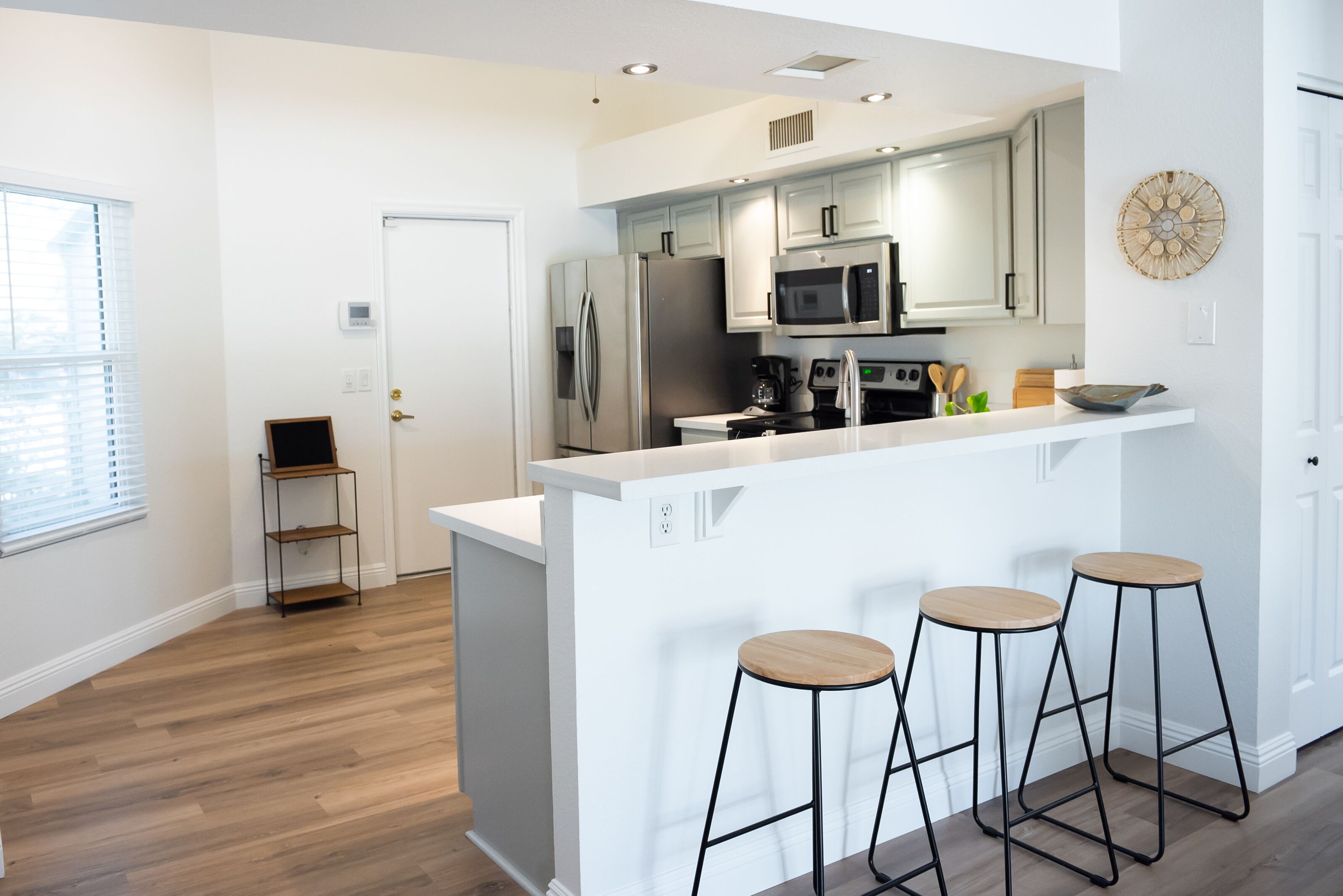 Beautifully Renovated Glendale Retreat